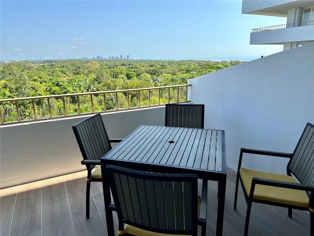 155 OCEAN LANE DR #1004 Key Biscayne, FL 33149