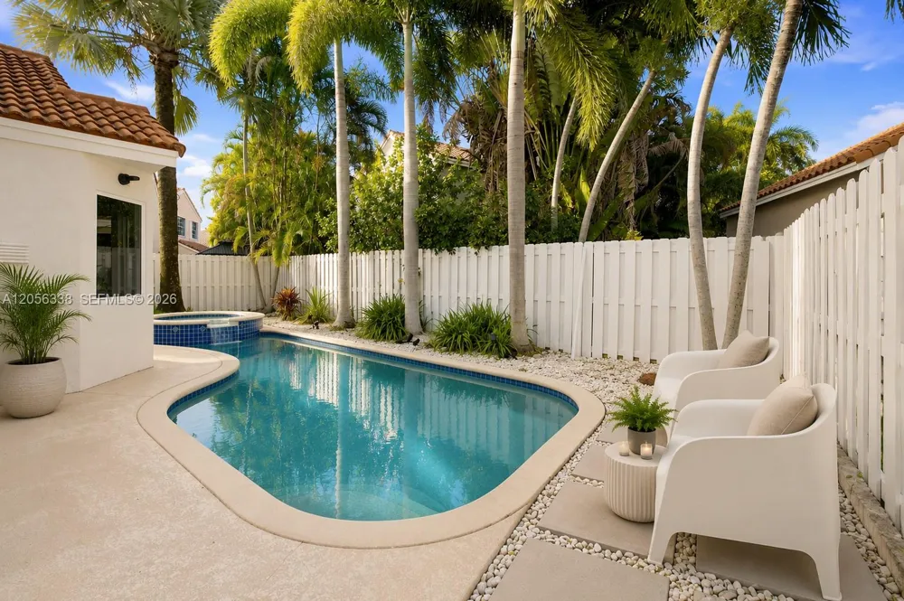 325 Somerset Way Weston, FL 33326