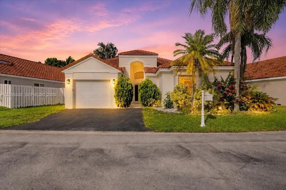325 Somerset Way Weston, FL 33326