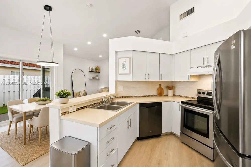 325 Somerset Way Weston, FL 33326