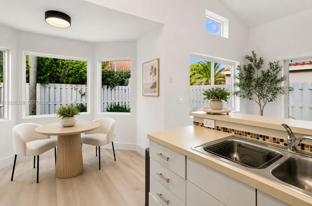 325 Somerset Way Weston, FL 33326