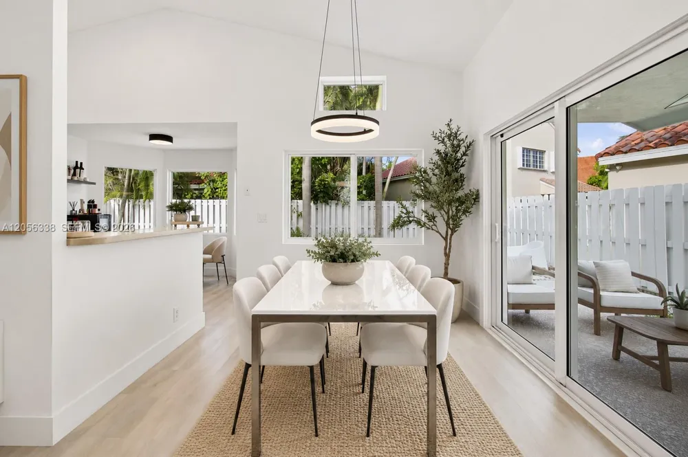 325 Somerset Way Weston, FL 33326