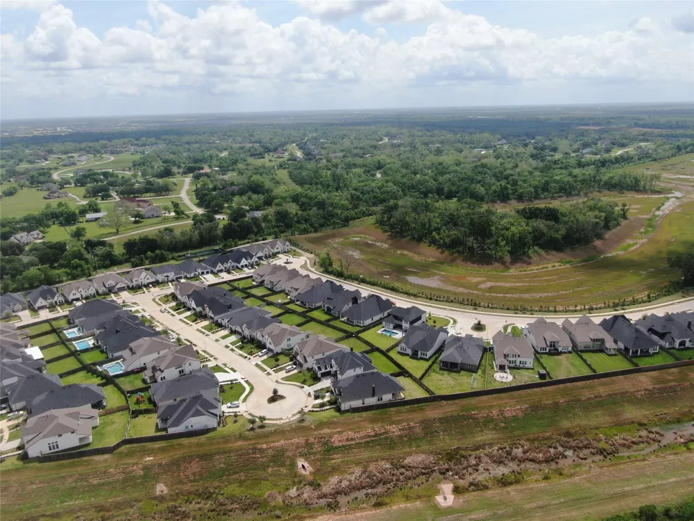 1623 Waters Lake Boulevard Missouri City, TX 77459