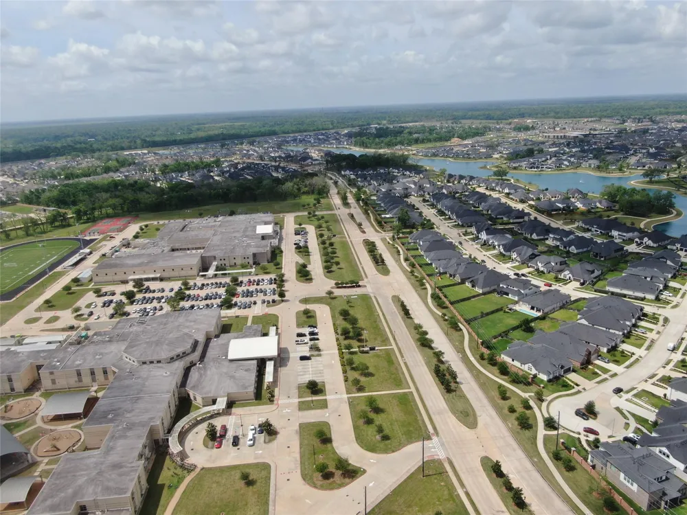 1623 Waters Lake Boulevard Missouri City, TX 77459