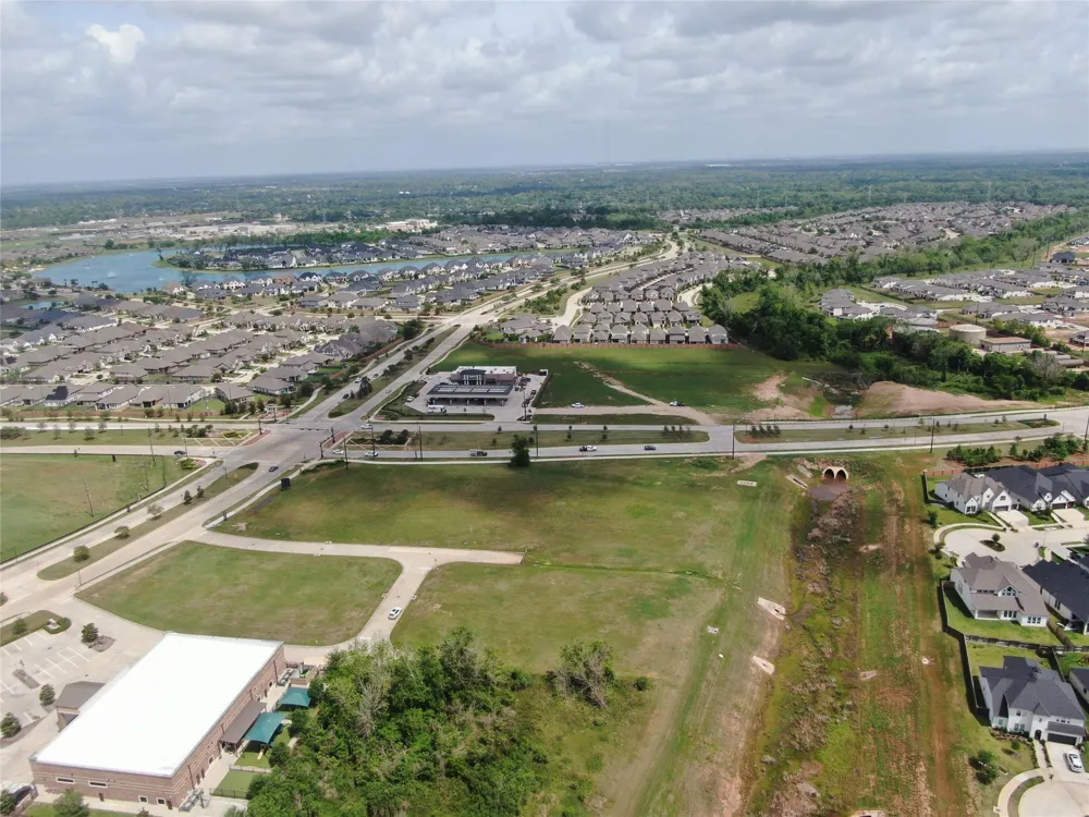 1623 Waters Lake Boulevard Missouri City, TX 77459