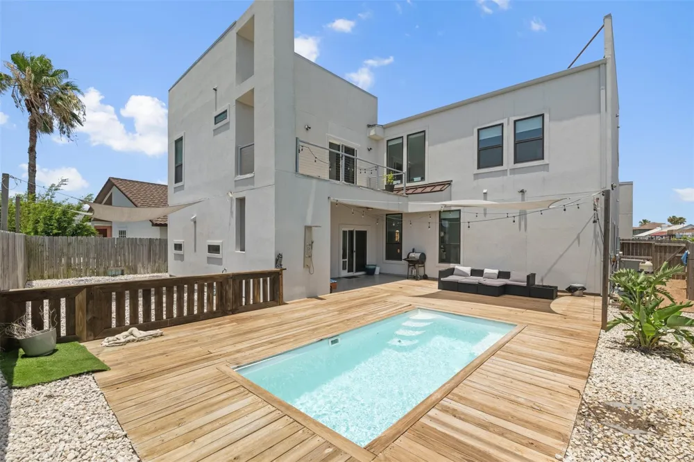 15130 Reales Drive Corpus Christi, TX 78418