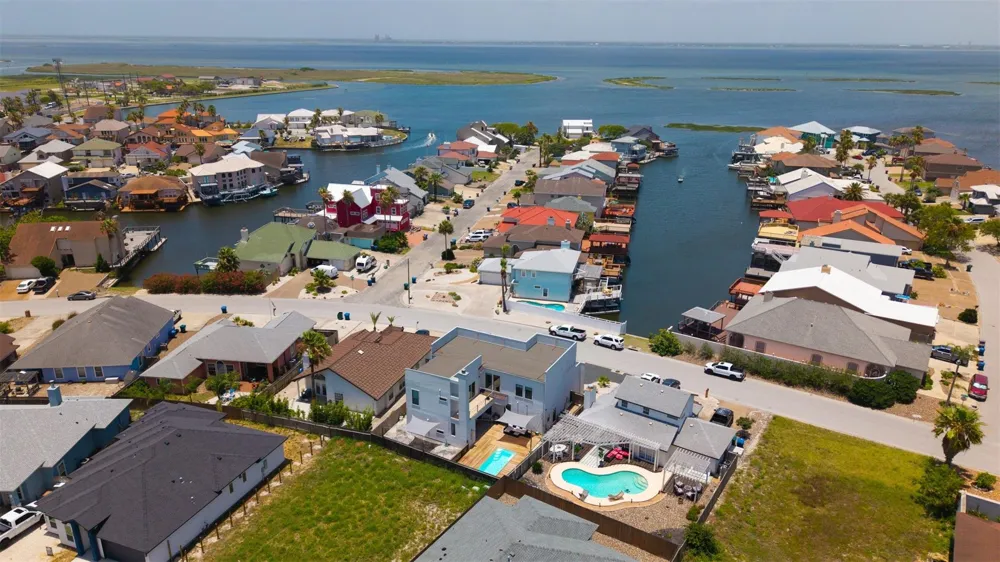15130 Reales Drive Corpus Christi, TX 78418