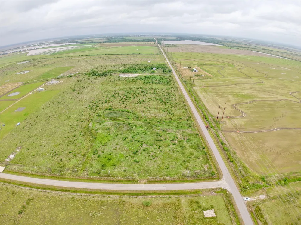 9224 Todd Road Winnie, TX 77665