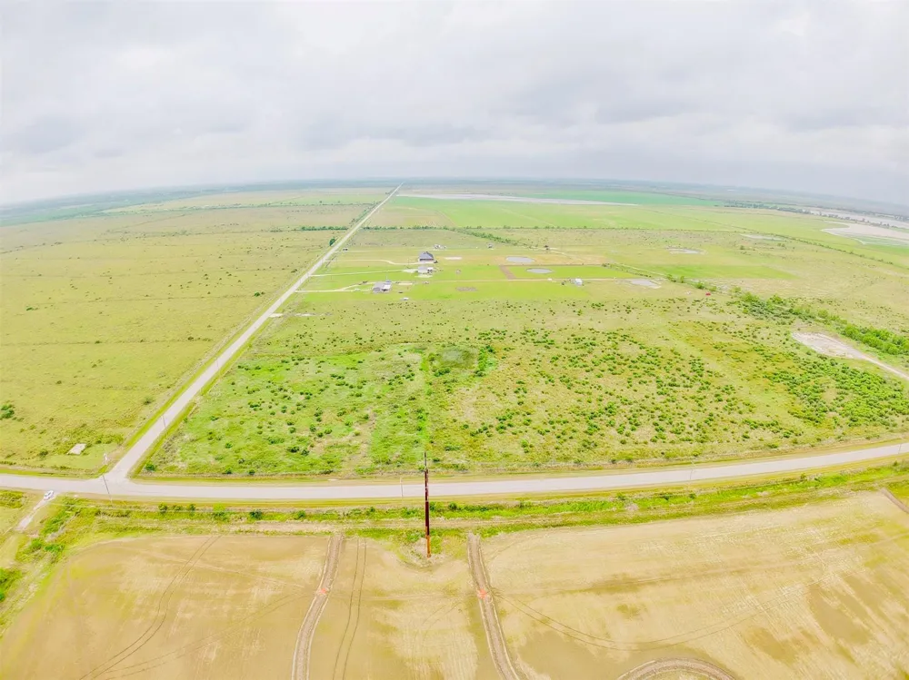 9224 Todd Road Winnie, TX 77665