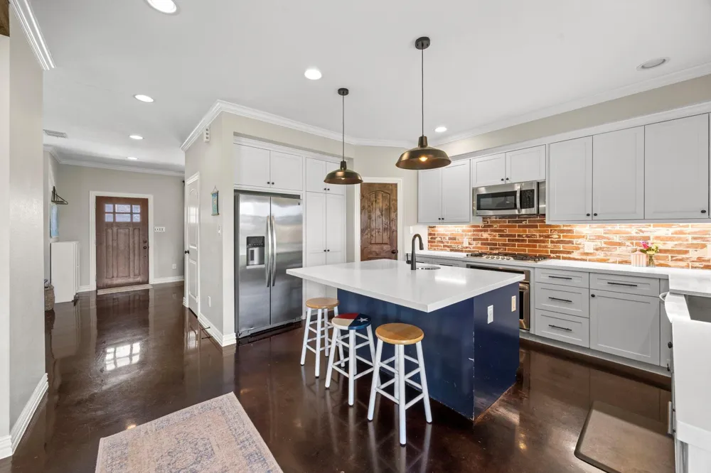 3355 Clayhead Road Richmond, TX 77406