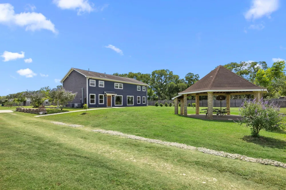 3355 Clayhead Road Richmond, TX 77406
