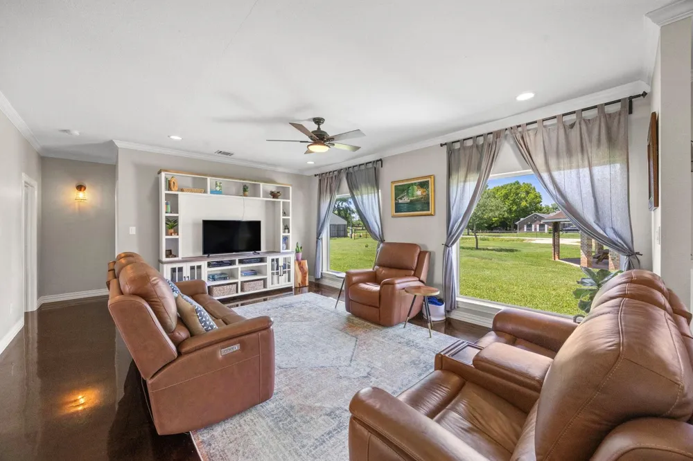 3355 Clayhead Road Richmond, TX 77406