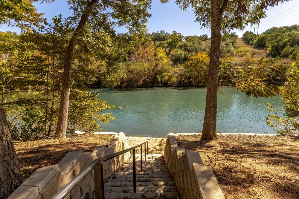 817 Bingham Lane Canyon Lake, TX 78132