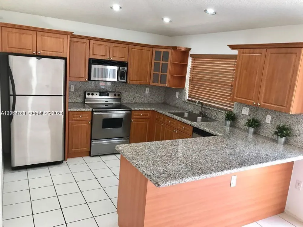 5758 NW 97th Pl Doral, FL 33178