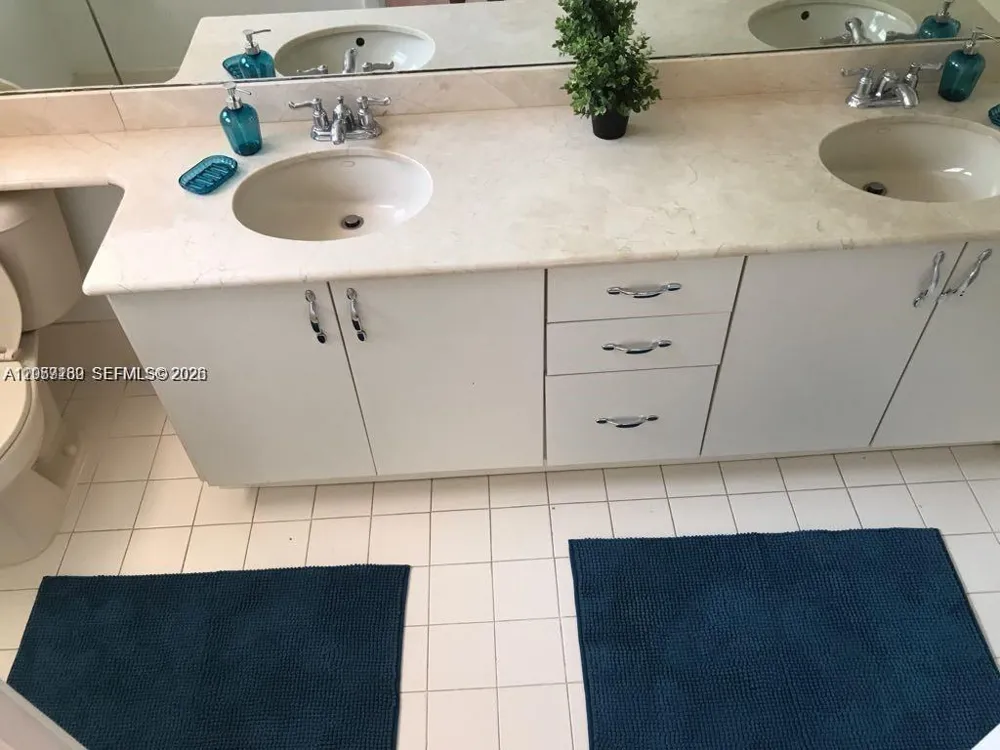 5758 NW 97th Pl Doral, FL 33178
