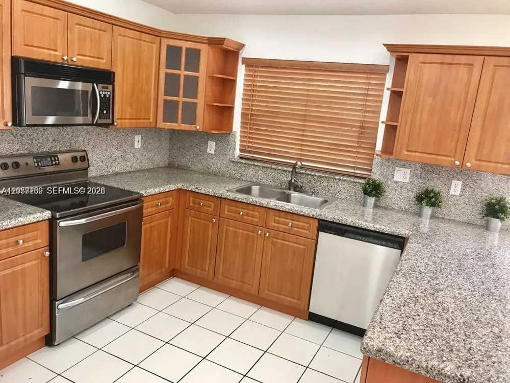 5758 NW 97th Pl Doral, FL 33178
