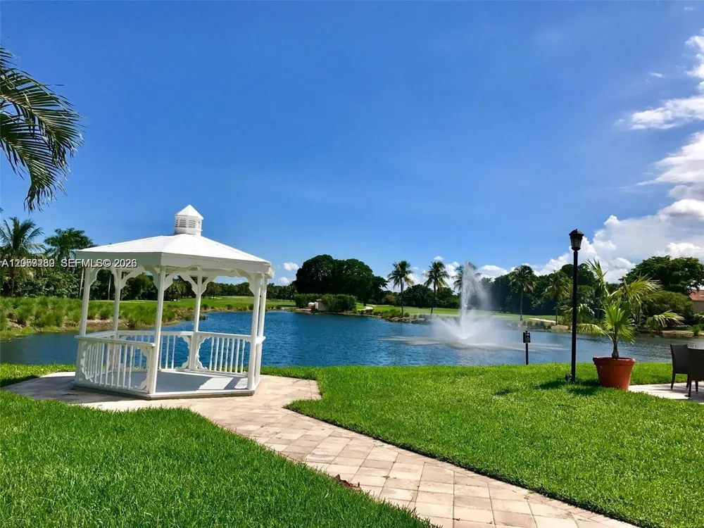 5758 NW 97th Pl Doral, FL 33178