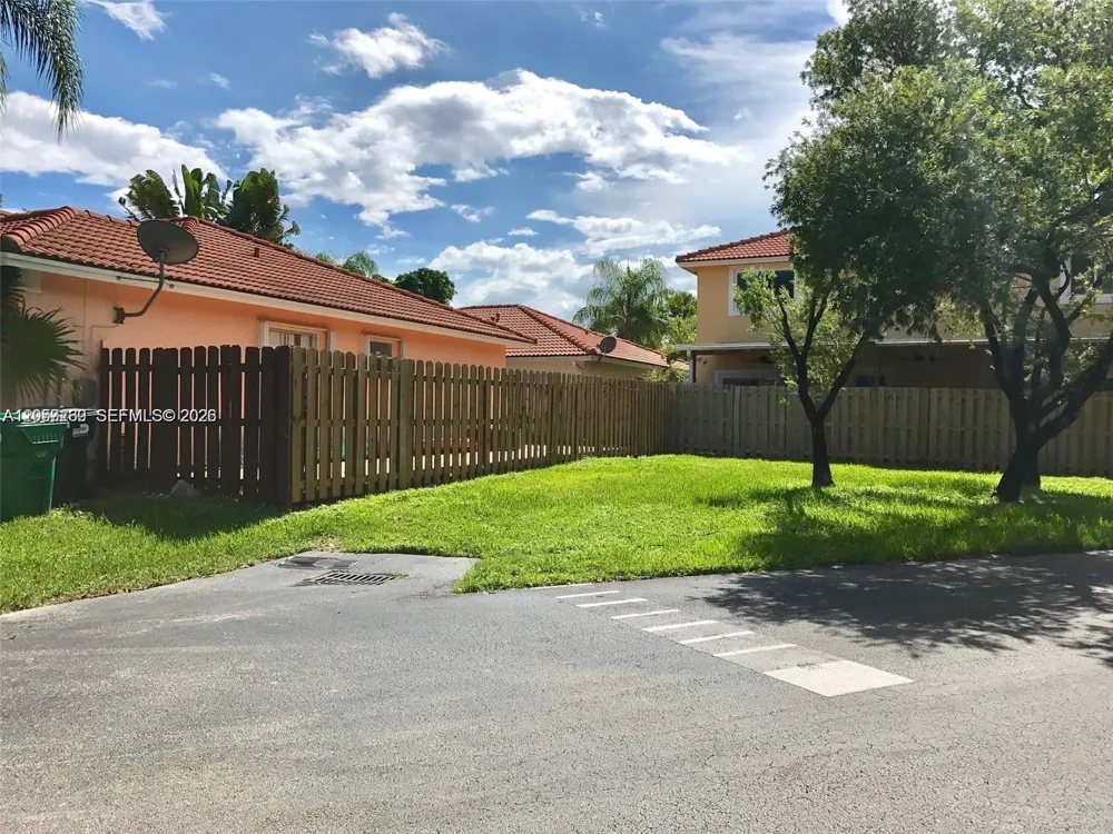 5758 NW 97th Pl Doral, FL 33178