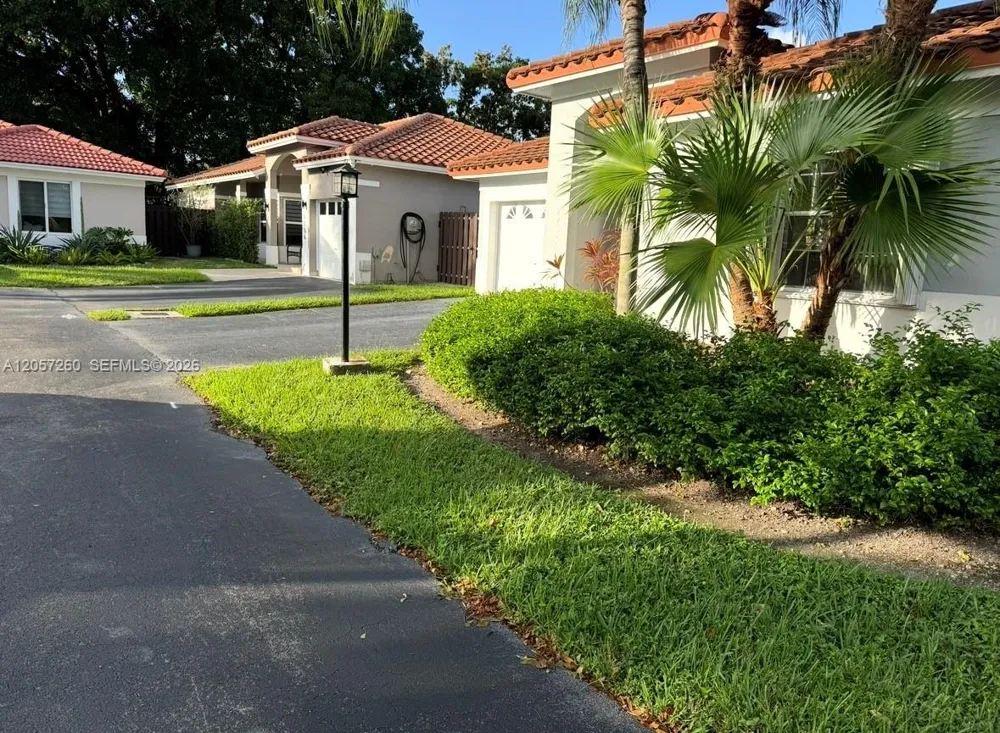 5758 NW 97th Pl Doral, FL 33178