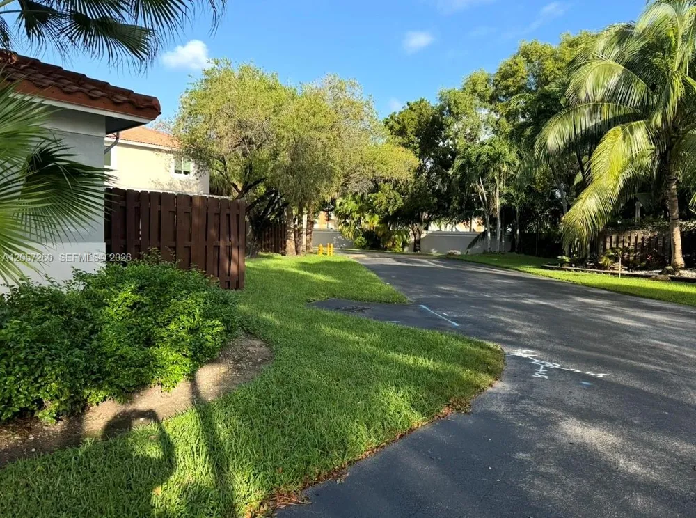 5758 NW 97th Pl Doral, FL 33178