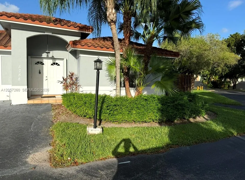5758 NW 97th Pl Doral, FL 33178