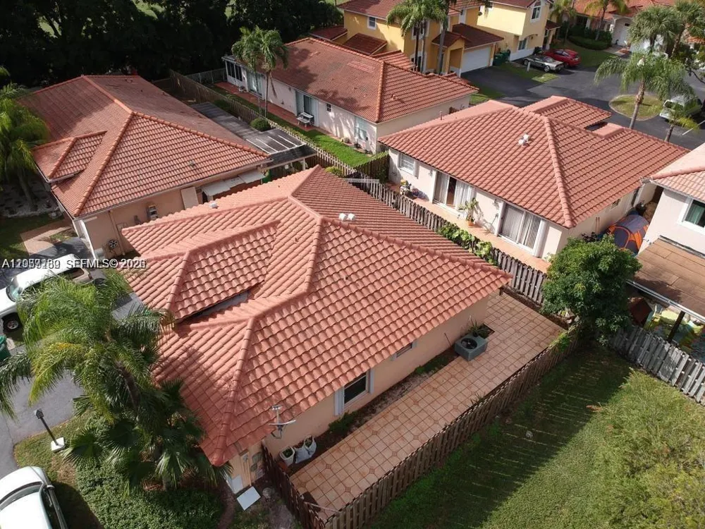 5758 NW 97th Pl Doral, FL 33178