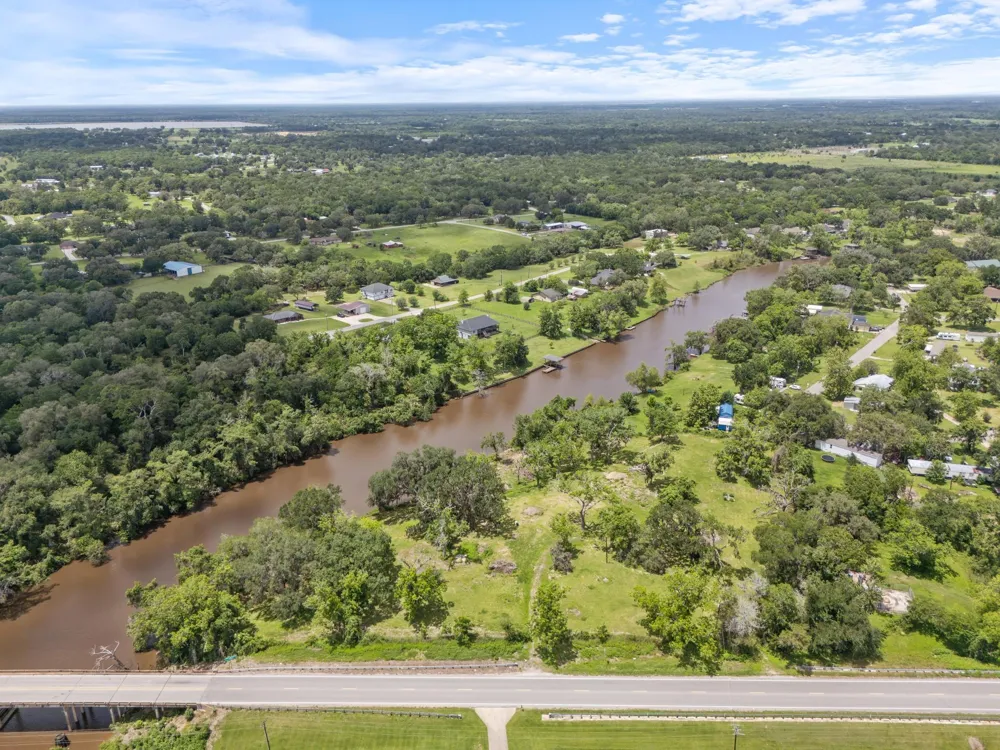 4610 Fm 522 Road Brazoria, TX 77422