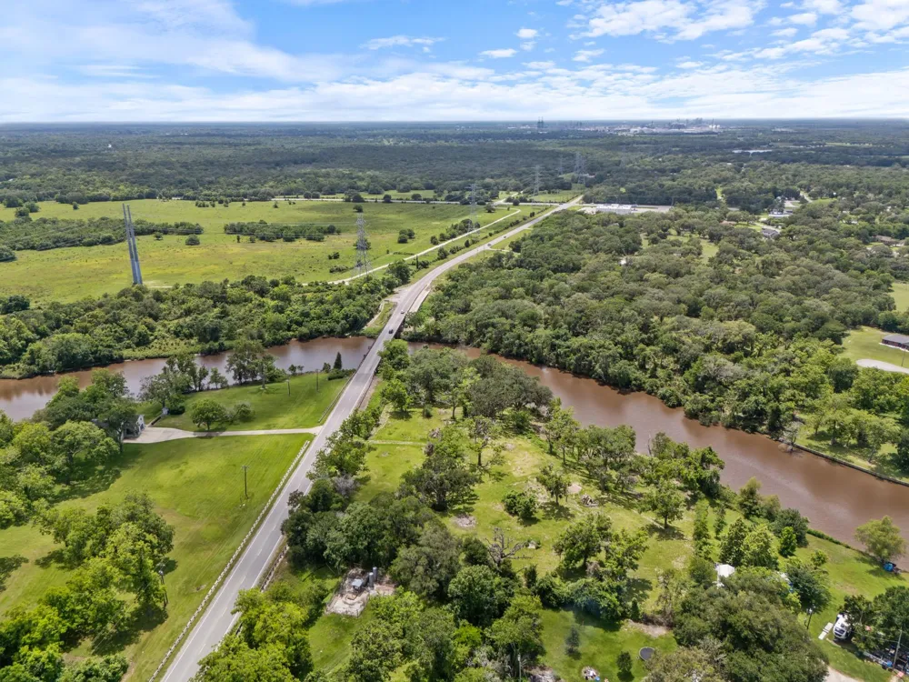 4610 Fm 522 Road Brazoria, TX 77422
