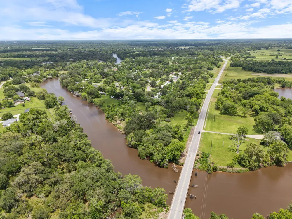 4610 Fm 522 Road Brazoria, TX 77422