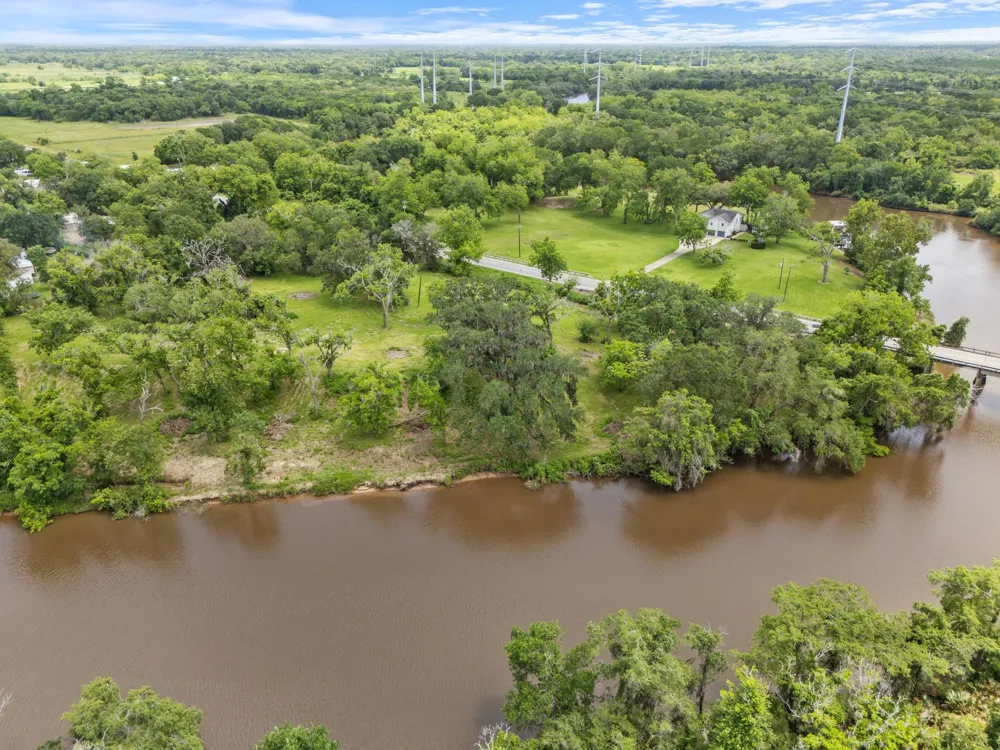 4610 Fm 522 Road Brazoria, TX 77422