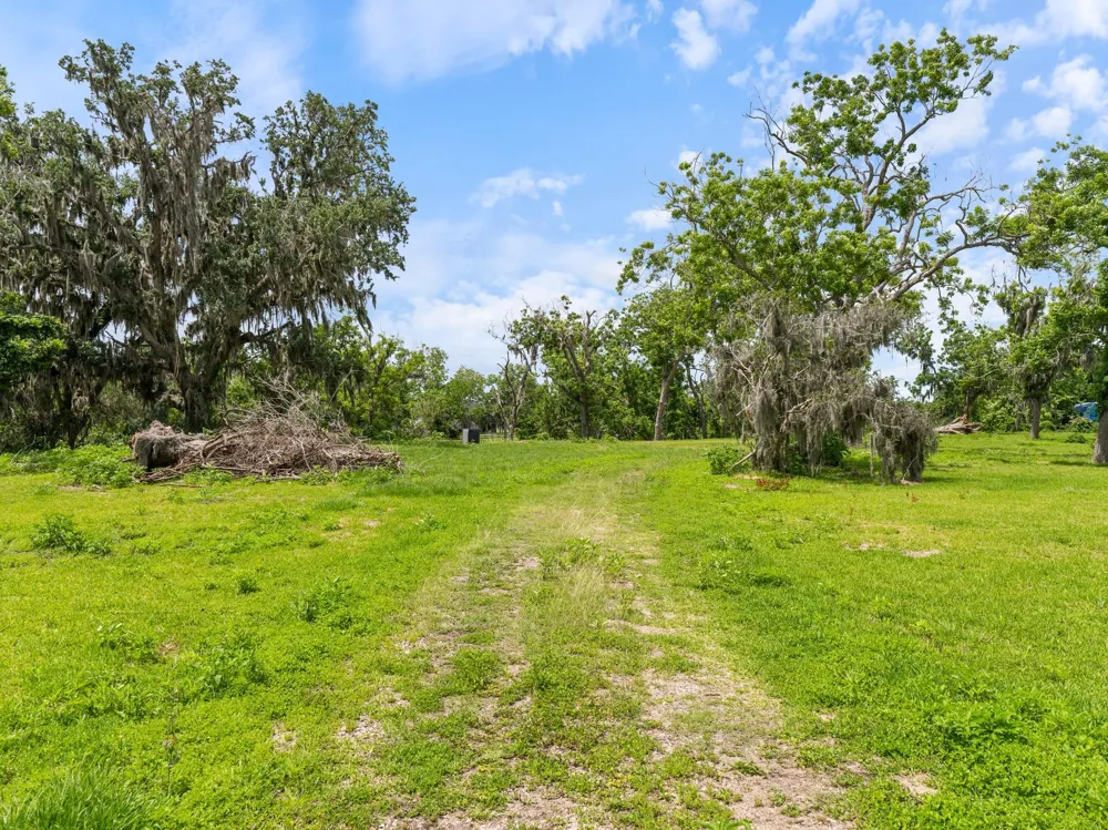 4610 Fm 522 Road Brazoria, TX 77422