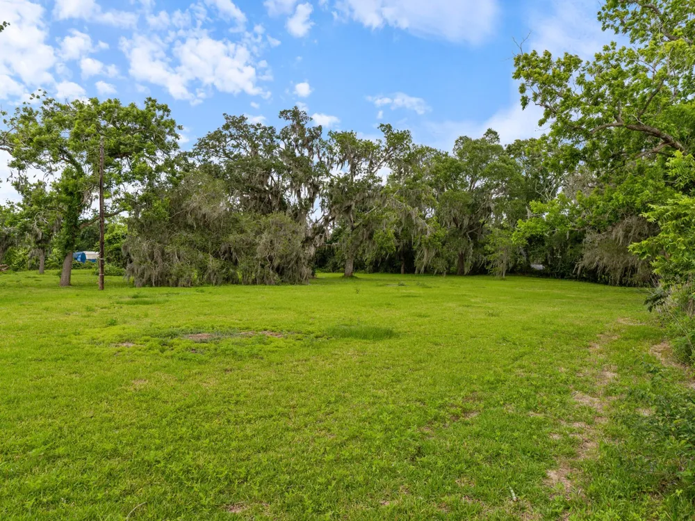 4610 Fm 522 Road Brazoria, TX 77422