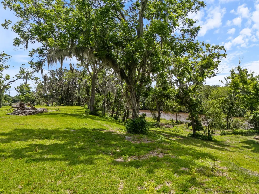 4610 Fm 522 Road Brazoria, TX 77422