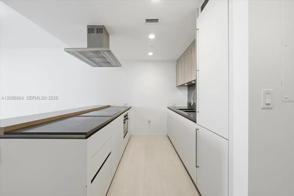 1000 Brickell Plz #3211 Miami, FL 33131