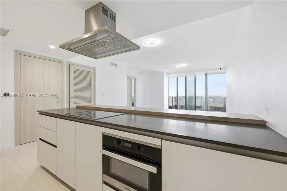 1000 Brickell Plz #3211 Miami, FL 33131