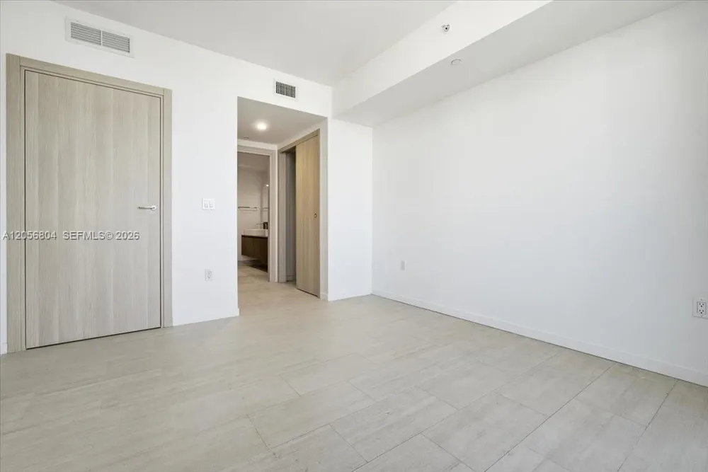 1000 Brickell Plz #3211 Miami, FL 33131
