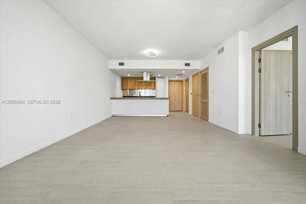 1000 Brickell Plz #3211 Miami, FL 33131