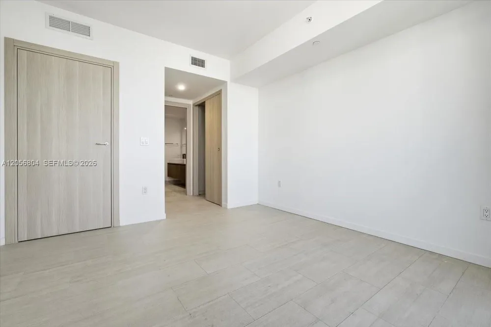 1000 Brickell Plz #3211 Miami, FL 33131