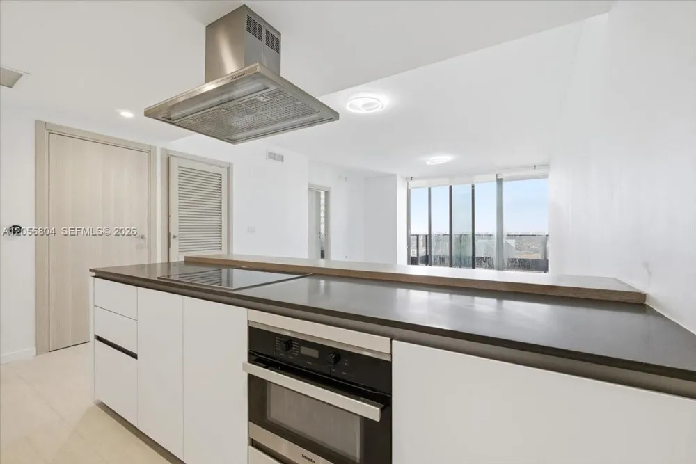 1000 Brickell Plz #3211 Miami, FL 33131