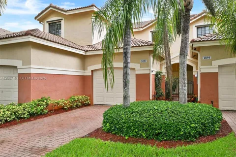 3897 Tree Top Dr