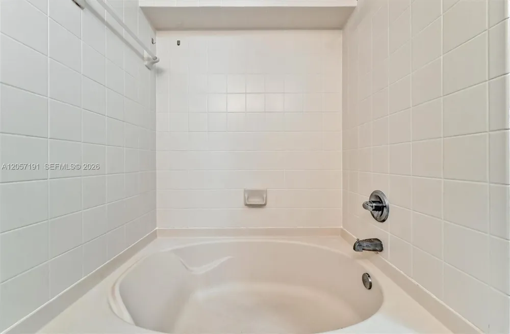 3897 Tree Top Dr Weston, FL 33332