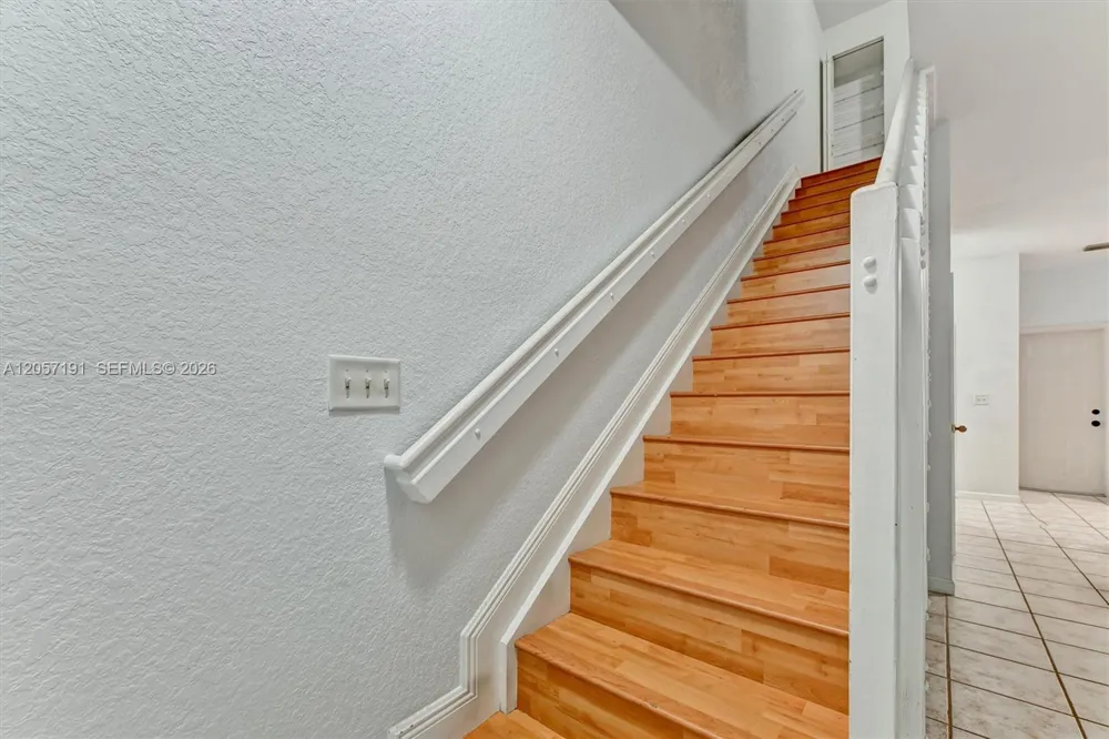3897 Tree Top Dr Weston, FL 33332