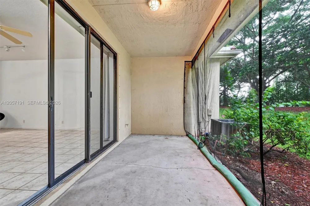 3897 Tree Top Dr Weston, FL 33332