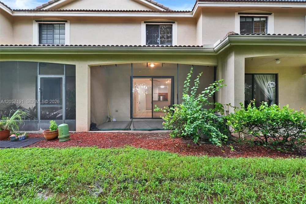 3897 Tree Top Dr Weston, FL 33332