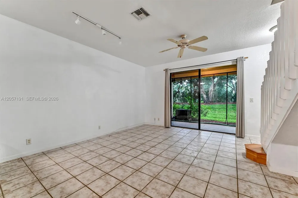 3897 Tree Top Dr Weston, FL 33332