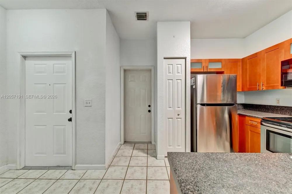 3897 Tree Top Dr Weston, FL 33332