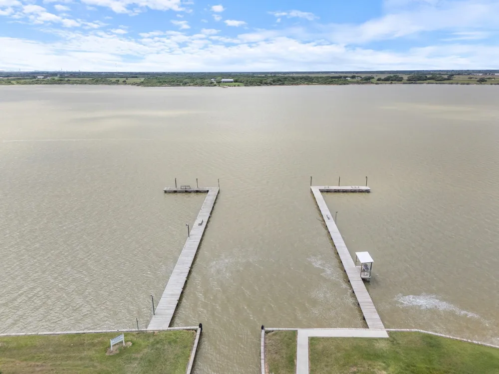 14 Calumet Drive Palacios, TX 77465