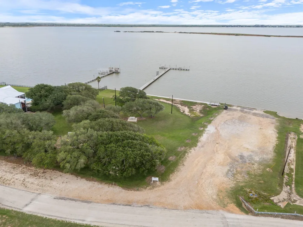 14 Calumet Drive Palacios, TX 77465