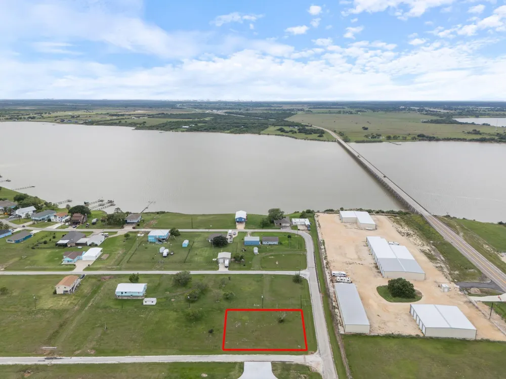 14 Calumet Drive Palacios, TX 77465