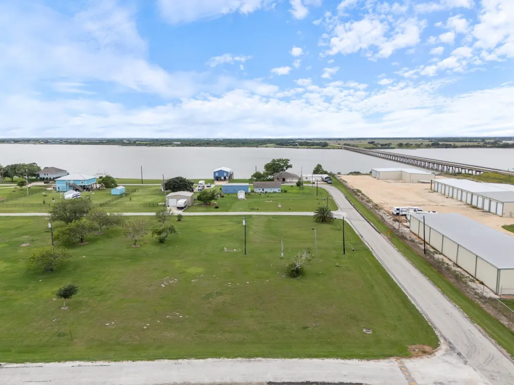 14 Calumet Drive Palacios, TX 77465